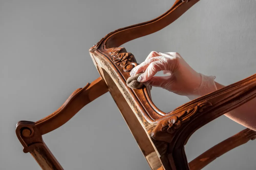 chaise cirée